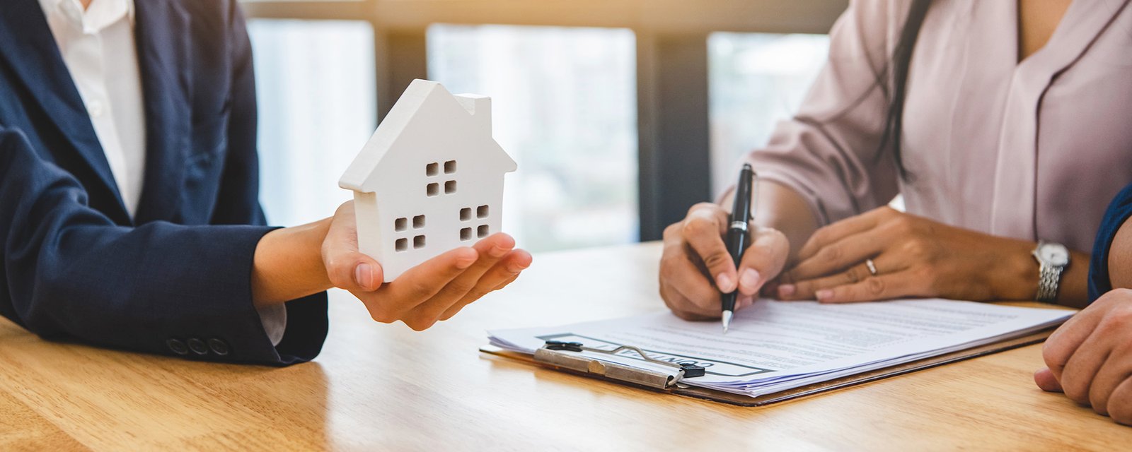 Real estate broker agent offer private home to customer before sign contract agreement documents for rental house proper